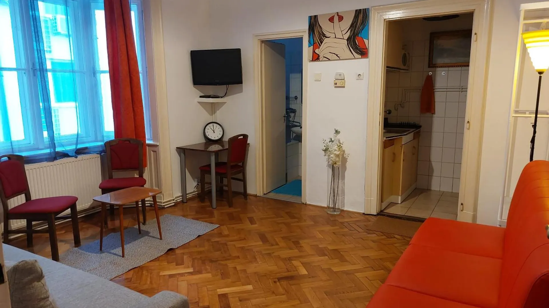 My Mester Budapest 0*,  Hungary